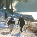 27.12.2020. Cedzyna. Pogoda sprzyja spacerom / Wiktor Taszłow / Radio Kielce