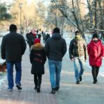 27.12.2020. Cedzyna. Pogoda sprzyja spacerom / Wiktor Taszłow / Radio Kielce