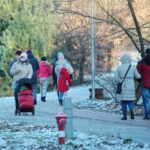 27.12.2020. Cedzyna. Pogoda sprzyja spacerom / Wiktor Taszłow / Radio Kielce