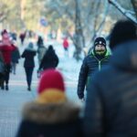 27.12.2020. Cedzyna. Pogoda sprzyja spacerom / Wiktor Taszłow / Radio Kielce