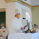 29.12.2020. Białogon. Otwarcie Zakładu Aktywności Zawodnej "Manufaktura Pietraszki". Na zdjęciu: Jan Piotrowski - biskup kielecki / Wiktor Taszłow / Radio Kielce