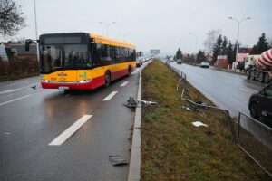 30.12.2020 Kielce. Wypadek na ul. Krakowskiej / Wiktor Taszłow / Radio Kielce