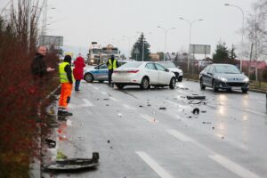 30.12.2020 Kielce. Wypadek na ul. Krakowskiej / Wiktor Taszłow / Radio Kielce