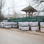 31.12.2020. Nowa Słupia. Budowa Muzeum Starożytnego Hutnictwa w Nowej Słupi / Wiktor Taszłow / Radio Kielce