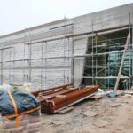 31.12.2020. Nowa Słupia. Budowa Muzeum Starożytnego Hutnictwa w Nowej Słupi / Wiktor Taszłow / Radio Kielce