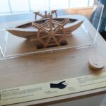 01.12.2020 Podzamcze. Regionalne Centrum Naukowo-Technologiczne. Konferencja na temat nowych eksponatów. Łódź łopatkowa. Model łodzi łopatkowej naszkicowanej przez Leonarda, w której