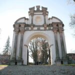 01.12.2020 Podzamcze. Otwarcie po rekonstrukcji 300-letniej alei lipowej / Wiktor Taszłow / Radio Kielce