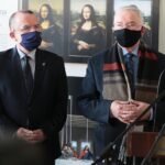 01.12.2020 Podzamcze. Regionalne Centrum Naukowo-Technologiczne. Konferencja na temat nowych eksponatów. Na zdjęciu (od lewej): wicemarszałek Marek Bogusławski, poseł Krzysztof Lipiec, marszałek Andrzej Bętkowski i Marcin Zawierucha - dyrektor Regionalnego Centrum Naukowo-Technologicznego / Wiktor Taszłow / Radio Kielce