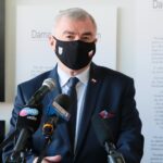 01.12.2020 Podzamcze. Regionalne Centrum Naukowo-Technologiczne. Konferencja na temat nowych eksponatów. Na zdjęciu (od lewej): wicemarszałek Marek Bogusławski i poseł Krzysztof Lipiec / Wiktor Taszłow / Radio Kielce