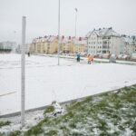 02.12.2020 Kielce. Budowa kompleksu boisk przy Szkole Podstawowej nr 25 w Kielcach / Wiktor Taszlow / Radio Kielce