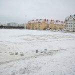 02.12.2020 Kielce. Budowa kompleksu boisk przy Szkole Podstawowej nr 25 w Kielcach / Wiktor Taszlow / Radio Kielce