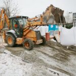 02.12.2020 Kielce. Budowa kompleksu boisk przy Szkole Podstawowej nr 25 w Kielcach / Wiktor Taszlow / Radio Kielce