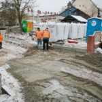 02.12.2020 Kielce. Budowa kompleksu boisk przy Szkole Podstawowej nr 25 w Kielcach / Wiktor Taszlow / Radio Kielce