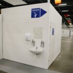 02.12.2020 Kielce. Budowa szpitala tymczasowego w Targach Kielce / Wiktor Taszłow / Radio Kielce