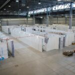 02.12.2020 Kielce. Budowa szpitala tymczasowego w Targach Kielce / Wiktor Taszłow / Radio Kielce