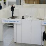 02.12.2020 Kielce. Budowa szpitala tymczasowego w Targach Kielce / Wiktor Taszłow / Radio Kielce