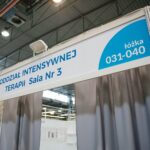 02.12.2020 Kielce. Budowa szpitala tymczasowego w Targach Kielce / Wiktor Taszłow / Radio Kielce