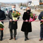 03.12.2020. Podwole. Otwarcie drogi. Na zdjęciu (od lewej): Zbigniew Koniusz - wojewoda świętokrzyski, Krzysztof Słoń - senator PiS, Anna Krupka - wiceminister sportu i Marian Buras - burmistrz Morawicy / Wiktor Taszłow / Radio Kielce