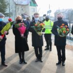 03.12.2020. Podwole. Otwarcie drogi. Na zdjęciu (od lewej): Marian Buras - burmistrz Morawicy, Anna Krupka - wiceminister sportu, Krzysztof Słoń - senator PiS, Zbigniew Koniusz - wojewoda świętokrzyski i Przemysław Podsiedlik - dyrektor Kopalni Radkowice / Wiktor Taszłow / Radio Kielce