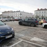 03.12.2020. Kielce. Parking na Placu Wolności / Wiktor Taszłow / Radio Kielce