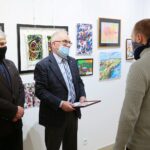 03.12.2020. Kielce. Wręczenie nagród w III Interdyscyplinarnym Konkursie Plastycznym dla osób niepełnosprawnych z terenu miasta Kielce i powiatu kieleckiego. Na zdjęciu (od lewej): Andrzej Neimitz - sekretarz  Rotary Klub Kielce, Zbigniew Sender - przewodniczący Rotary Klub Kielce, Adam Kozłowski / Wiktor Taszłow / Radio Kielce