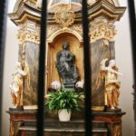 04.12.2020. Kielce. Rzeźba Św. Barbary w Kościele Św. Karola Boromeusza na Karczówce w Kielcach / Wiktor Taszłow / Radio Kielce