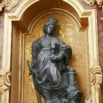 04.12.2020. Kielce. Rzeźba Św. Barbary w Kościele Św. Karola Boromeusza na Karczówce w Kielcach / Wiktor Taszłow / Radio Kielce