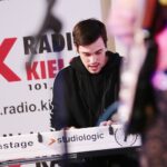 04.12.2020. Studio Gram Radia Kielce. Koncert zespołu Tom Holder / Wiktor Taszłow / Radio Kielce