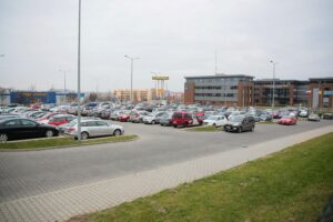 08.12.2020. Kielce. Parking przed Starostwem Powiatowym / Wiktor Taszłow / Radio Kielce