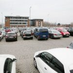 08.12.2020. Kielce. Parking przed Starostwem Powiatowym / Wiktor Taszłow / Radio Kielce