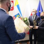 10.12.2020. Kielce. Świętokrzyski Anioł Dobroci - wręczenie statuetek. Na zdjęciu (od lewej): Zdzisław Łakomiec - radny, Zdzisław Łakomiec - radny, Grażyna Łęska – Baranowicz - dyrektor Domu Pomocy Społecznej im. Florentyny Malskiej w Kielcach / Wiktor Taszłow / Radio Kielce