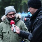 12.12.2020. Kielce. Plan zdjęciowy filmu „Zomoza”. Na zdjęciu (od lewej): Konrad Łęcki - reżyser, Michał Kita - Radio Kielce / Wiktor Taszłow / Radio Kielce