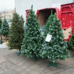 12.12.2020. Kielce. Dekoracje świąteczne na targowisku miejskim / Wiktor Taszłow / Radio Kielce