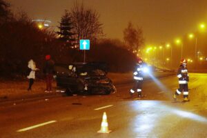 12.12.2020. Kielce. Wypadek na skrzyżowaniu ulic Jesionowej z Klonową / Wiktor Taszłow / Radio Kielce