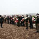 13.12.2020. Łopuszno. 77. rocznica rozstrzelania 15 Polaków przez hitlerowców / Wiktor Taszłow / Radio Kielce