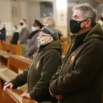 13.12.2020 Kielce. Przekazanie Betlejemskiego Światła Pokoju / Wiktor Taszłow / Radio Kielce