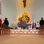 13.12.2020 Kielce. Przekazanie Betlejemskiego Światła Pokoju / Wiktor Taszłow / Radio Kielce