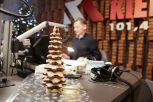 14.12.2020 Radio Kielce. Pierwszy dzień akcji „Choinka pod choinkę 2020” / Wiktor Taszłow / Radio Kielce