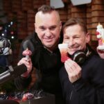 14.12.2020 Radio Kielce. Pierwszy dzień akcji „Choinka pod choinkę 2020”. Szymon Wydra i Paweł Solarz / Wiktor Taszłow / Radio Kielce