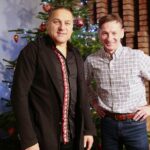 15.12.2020 Radio Kielce. Drugi dzień akcji „Choinka pod choinkę 2020”. Łukasz Golec i Paweł Solarz / Wiktor Taszłow / Radio Kielce