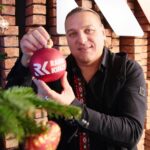 15.12.2020 Radio Kielce. Drugi dzień akcji „Choinka pod choinkę 2020”. Łukasz Golec / Wiktor Taszłow / Radio Kielce
