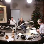 15.12.2020 Radio Kielce. Finał drugiego dnia akcji Radia Kielce "Choinka pod choinkę". Na zdjęciu: Łukasz Golec z GolecuOrkiestra / Wiktor Taszłow / Radio Kielce