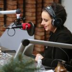 15.12.2020 Radio Kielce. Finał drugiego dnia akcji Radia Kielce "Choinka pod choinkę". Na zdjęciu: Magdalena Sitek / Wiktor Taszłow / Radio Kielce