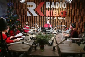 16.12.2020. Radio Kielce. Finał trzeciego dnia akcji Radia Kielce "Choinka pod choinkę" / Wiktor Taszłow / Radio Kielce