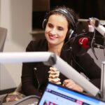 15.12.2020 Radio Kielce. Finał drugiego dnia akcji Radia Kielce "Choinka pod choinkę". Na zdjęciu: Magdalena Sitek / Wiktor Taszłow / Radio Kielce