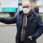 16.12.2020. Kielce. Betlejemskie światło zabłysło w szpitalu na Czarnowie. Na zdjęciu: Bartosz Stemplewski - dyrektor Wojewódzkiego Szpitala Zespolonego w Kielcach / Wiktor Taszłow / Radio Kielce