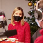 16.12.2020. Radio Kielce. Finał trzeciego dnia akcji Radia Kielce "Choinka pod choinkę". Na zdjęciu: Katarzyna Lisowska / Wiktor Taszłow / Radio Kielce