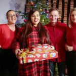 16.12.2020. Radio Kielce. Finał trzeciego dnia akcji Radia Kielce "Choinka pod choinkę". Na zdjęciu (od lewej): Weronika Stachura, Agata Kołodziej, Paweł Solarz, Katarzyna Lisowska / Wiktor Taszłow / Radio Kielce