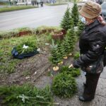 18.12.2020. Kielce. Choinki i karpie na kieleckich targowiskach / Wiktor Taszłow / Radio Kielce