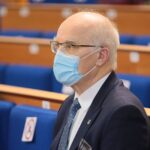 18.12.2020. Kielce. Wojewoda świętokrzyski przyznał nagrody "Czyste Serca". Na zdjęciu: prof. Stanisław Głuszek - rektor Uniwersytetu Jana Kochanowskiego / Wiktor Taszłow / Radio Kielce